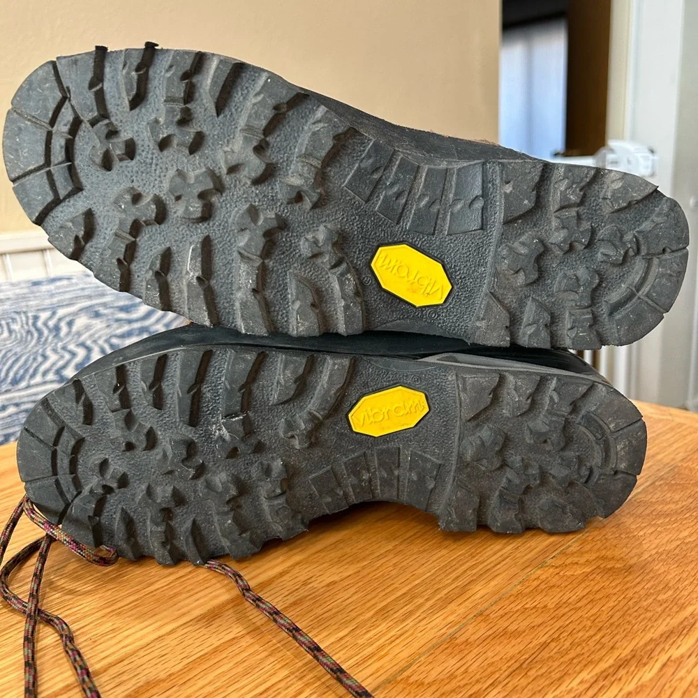 Schnee's Beartooth 200g Hiking Boots - Picture 6 of 13